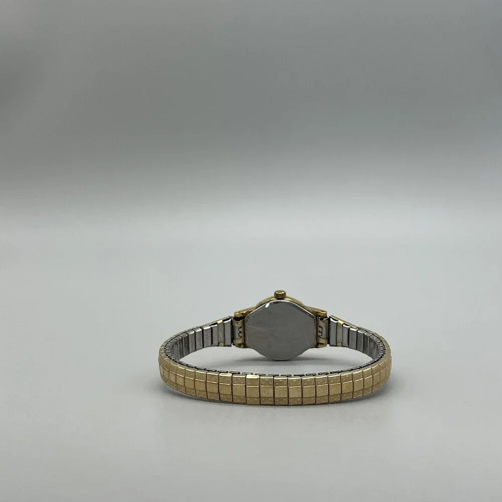 Vintage Pulsar Womens Watch 19mm White Dial Gold Tone Bracelet New Battery